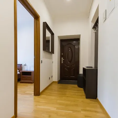 Luxury 3 Bedrooms - Next To Arena Apartment