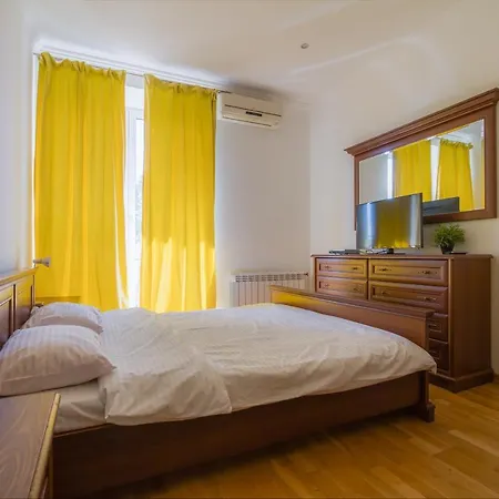 Apartment Luxury 3 Bedrooms - Next To Arena Kyiv