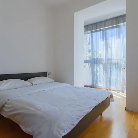 Luxury 3 Bedrooms - Next To Arena Kyiv